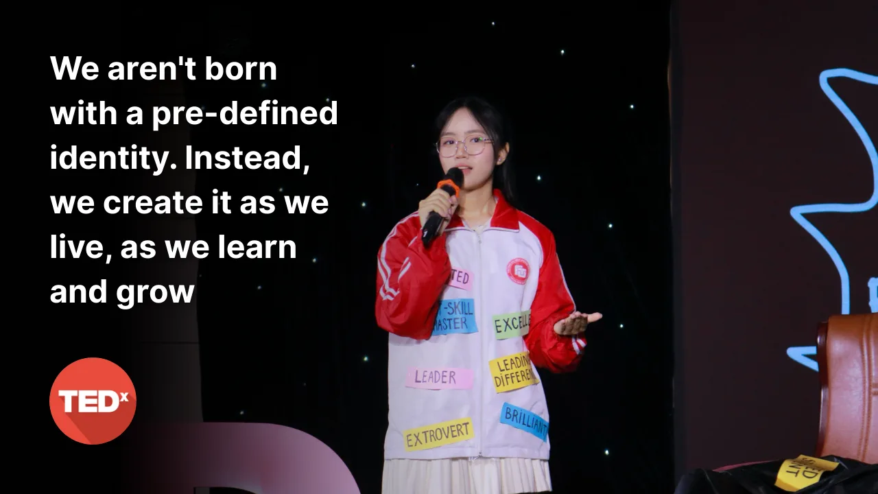 Hồ Thị Hoa Mai on stage at TEDx FTUHanoi 2025
